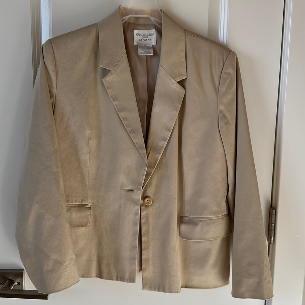 Light, stretch blazer. Petite.